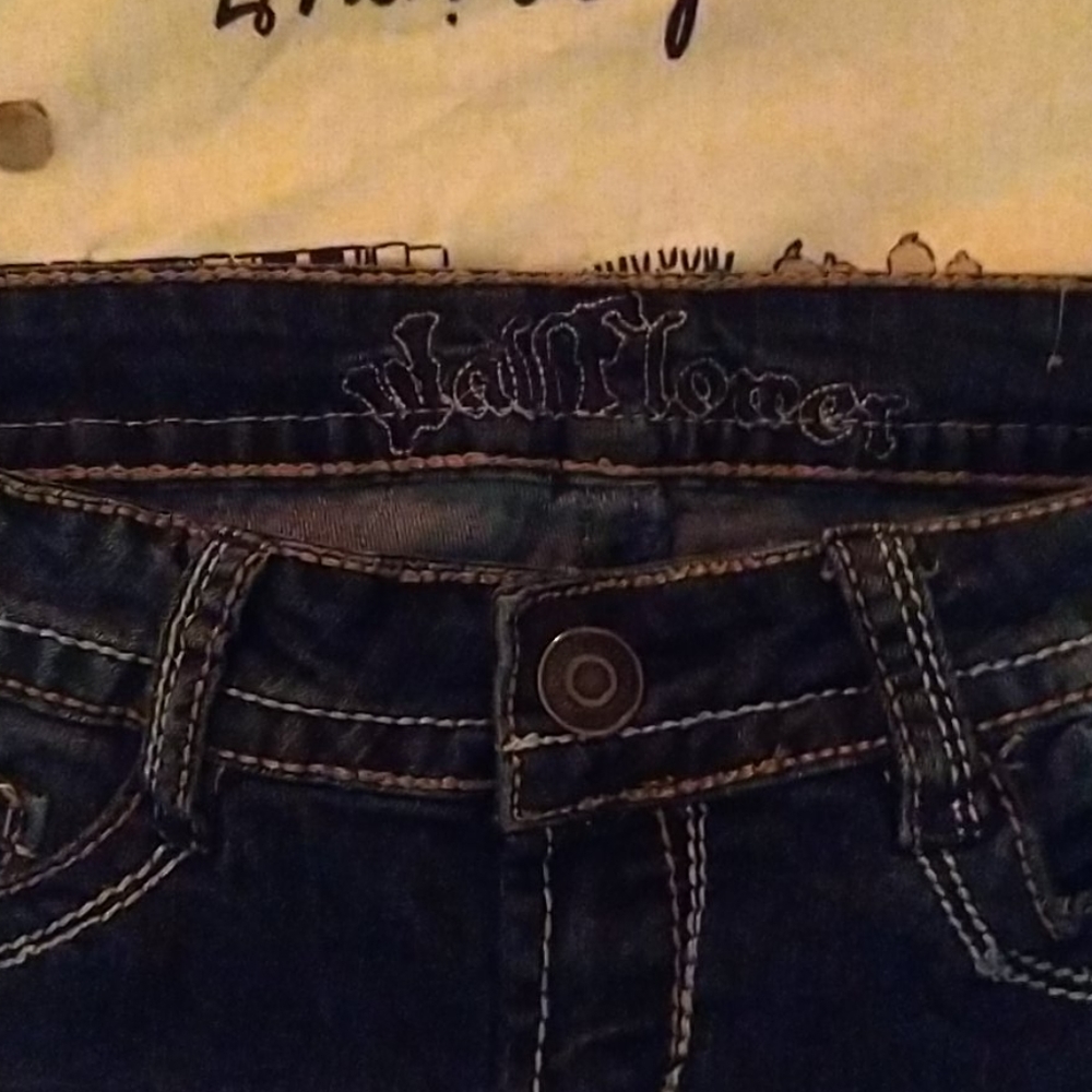 Jeans - Picture 2 of 4